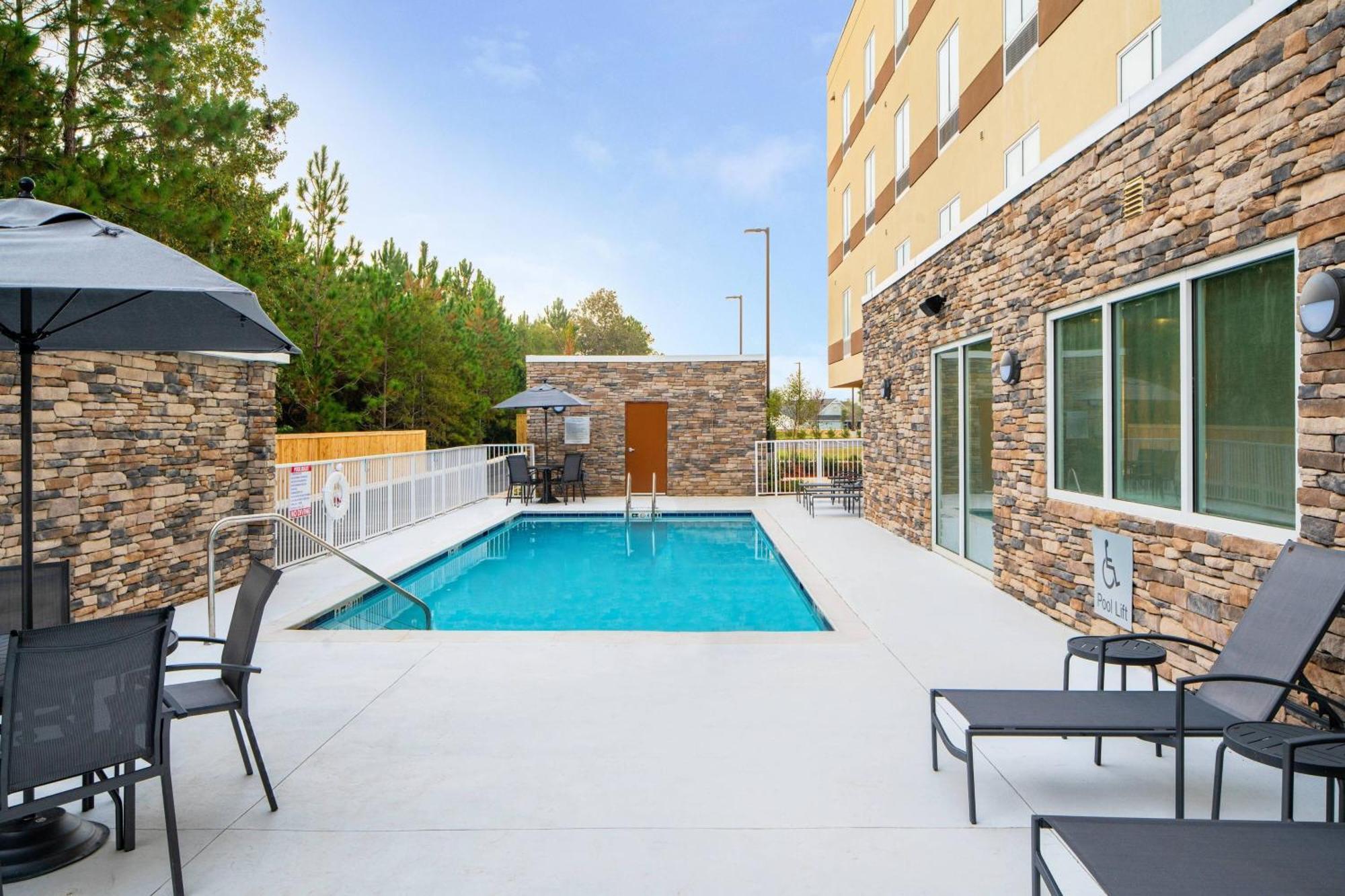Fairfield By Marriott & Pine Forest Ferry Pass